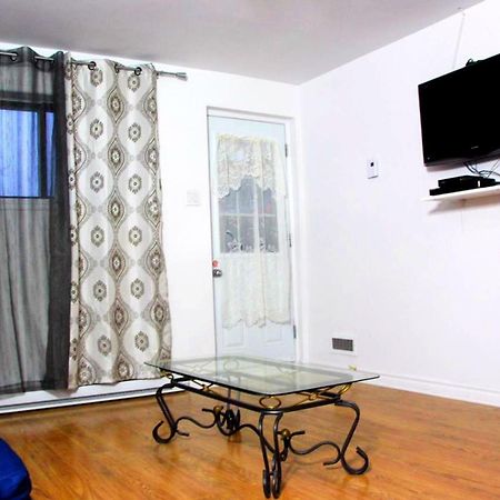 Private Comfy Apartment In Montreal Ngoại thất bức ảnh