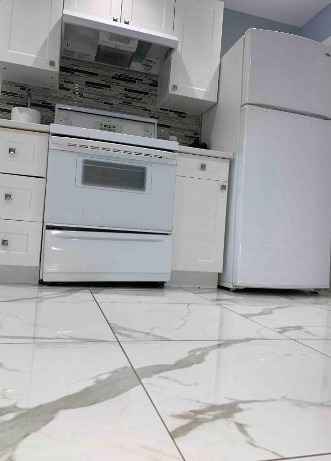 Private Comfy Apartment In Montreal Ngoại thất bức ảnh